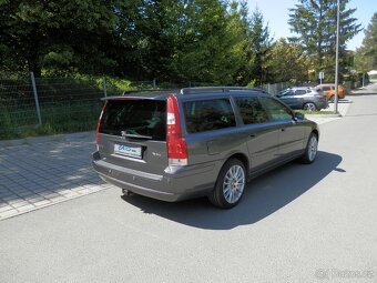 Volvo V70 2.4D5 Automat, Polokůže, Xenon - 4