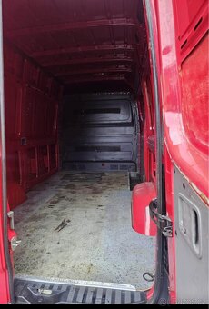 Prodám na náhradní díly z Volkswagen Crafter 2,5,120kw - 4