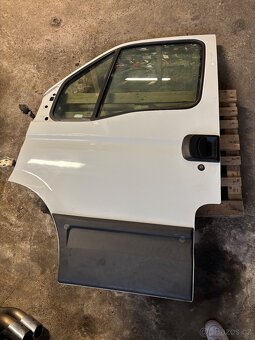 Iveco daily pravé a levé přední dveře - 4