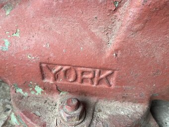 Svěrák YORK - 4
