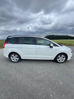 Peugeot 5008 – 7 míst k sezení – 2.0 HDi 110 kW - 4
