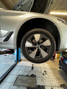 Originál BMW kola 17 stylling 645 letní gumy GoodYear - 4