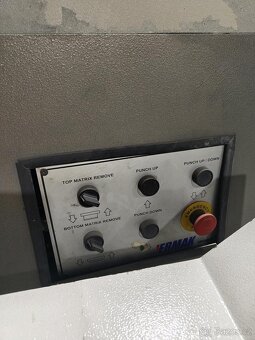 Vysekávací lis ERMAK CPP 1270x30 - 4