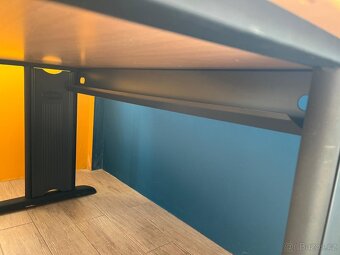 Kancelářský stůl Hobis - 4