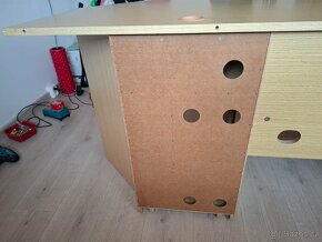 Studentský počítačový stůl - 4