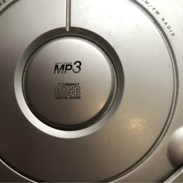Rádio , přehrávač kazet a CD - 4