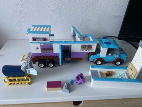 Lego Friends 41125 Veterinářský přívěs s koněm - 4