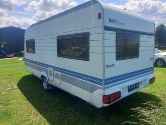 Prodám karavan hobby 495 UL . EL POJEZD, ODDĚLENÉ POSTELE - 4