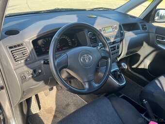 Toyota Corolla Verso - 4