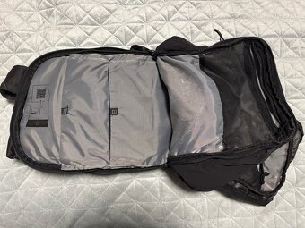 Černý batoh Quechua NH 500 Escape 23 l - starší verze - 4