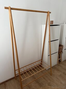 Stojan na oblečení bambus - 4