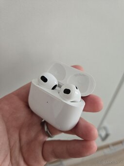 Apple airpods 3 - 4