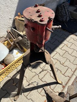 Stará odstředivka na mléko - 4