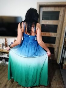 Překrásné nové, vyzývavé šaty zn. Laura Scott v. 42 - 4