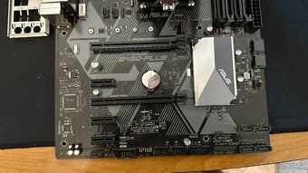 ASUS PRIME B450-PLUS + Ryzen 5 5600X (6C/12T) - 4