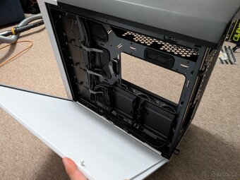 Fractal design torrent PC skříň - 4