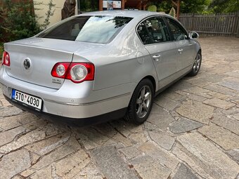 Volkswagen Passat - 4