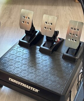 Playseat + Thrustmaster T300 - 4