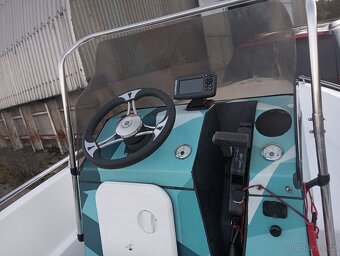 Rybářská loď motor Mercury 50 koní - 4