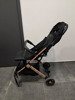 Kočárek MoMi Estelle černý - 4