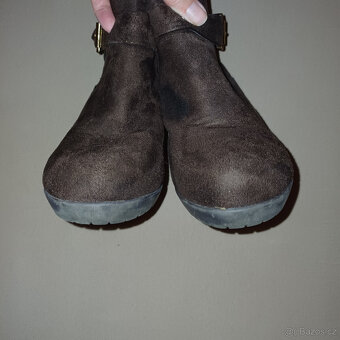 Hnědé kotníkové boty - 4