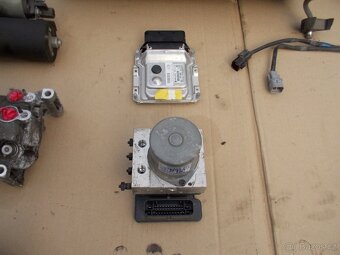 Díly 3. Hyundai ix20 - 4