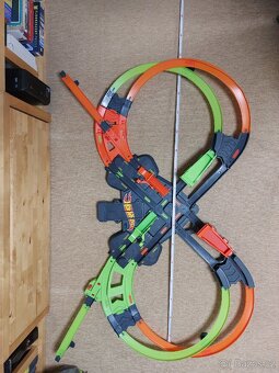 Hot Wheels Colossal crash - Obrovská bouračka - 4