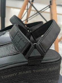 Tommy Jeans sandály - 4