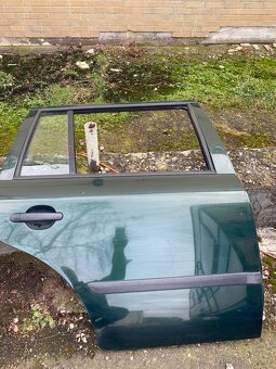 Škoda Octavia 1 dveře,kliky,zrcátka,zadní narazniky - 4