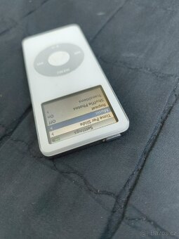 Apple iPod Nano 1st Gen - 4