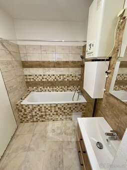 Pronájem bytu 2+1, 55 m2 se zahradou - Praha - Modřany - 4