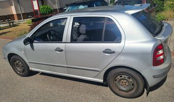 Škoda fabia 1.4 (44KW) ŠEDÁ-METAL Hatchback - 4