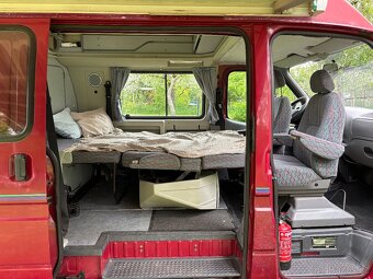 Malý ale RODINNÝ camper: Ford Transit NUGGET Westfalia - 4