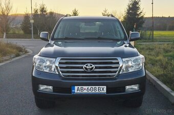 land Cruiser lc200, j200 4.5 V8 top stav, 242t km - 4