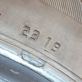 Zimní pneumatiky Firestone 215/70 R16 č. AP84 - 4