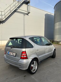 Mercedes a190 - 4