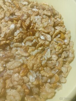 Loupané ořechy - 4