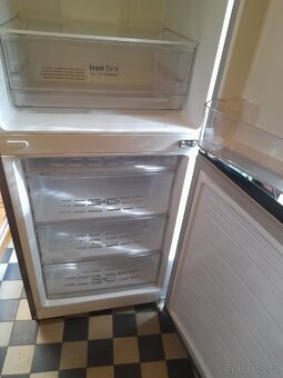 Lednicka s mrazakem LG A++ - 4