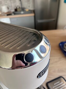 Kávovar Delonghi - 4