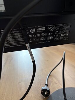 Monitor s komplet prislusenstvim - 4