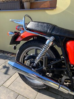 Triumph Bonneville SE - 4