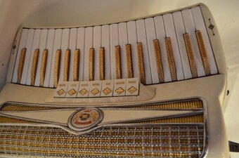 Gabanelli Show Accordion 96 Basses Red #392 - 4