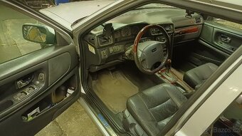 Volvo V70 2,4i 125kW - 4