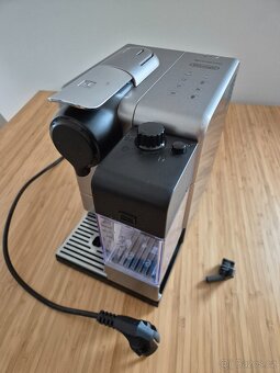 Kapslový kávovar Nespresso De'Longhi Lattissima Touch - 4
