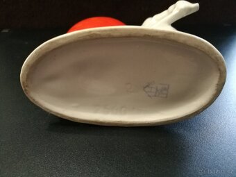 prodam dve porcelanove figurky putto se srdickem - 4