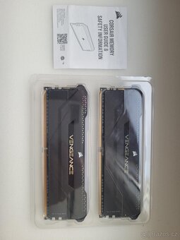 Operační paměť Corsair Vengeance RGB PRO 32 GB (2×16 GB) DDR - 4