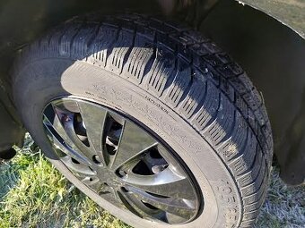 Volkswagen GOLF V  1,9 TDI, 5 dveří , TOP STAV - 4