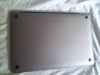 Modernější Apple MacBook Pro - A1707 - EMC 3072 - 4