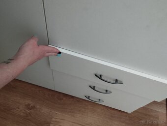 Šatní skříň - 4