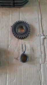 Suzuki DR 600 rotor alternatoru a další - 4